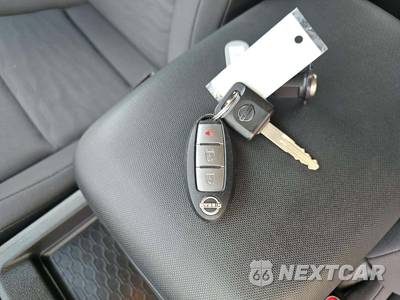 2023 Nissan Frontier S Crew Cab Medium Bed - zdjęcie 8 z 29 - miniatura