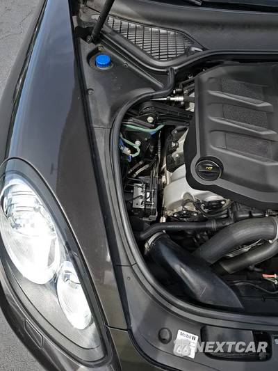 2015 Porsche Panamera 4S - zdjęcie 33 z 38 - miniatura