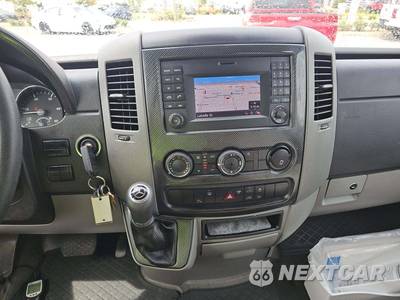 2017 Mercedes-Benz Sprinter 3500XD Cab Chassis DRW - zdjęcie 10 z 30 - miniatura