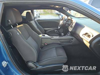 2020 Dodge Challenger SXT - zdjęcie 18 z 37 - miniatura