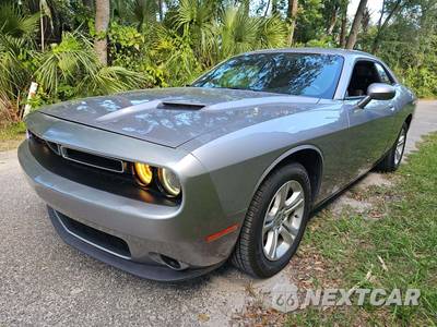 2017 Dodge Challenger SXT - zdjęcie 1 z 39 - miniatura