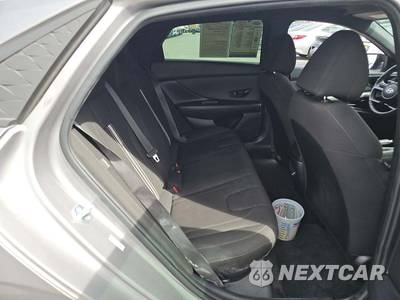 2025 Hyundai Elantra SEL Sport - zdjęcie 16 z 34 - miniatura