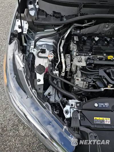2025 Toyota Corolla Cross LE - zdjęcie 23 z 26 - miniatura