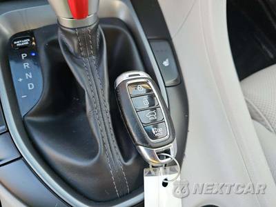 2020 Hyundai Veloster Turbo Ultimate - zdjęcie 8 z 28 - miniatura