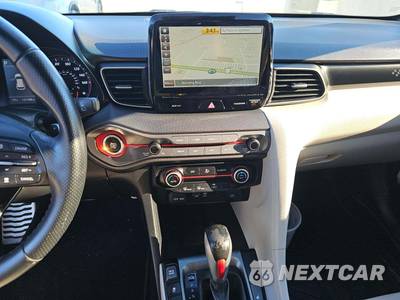 2020 Hyundai Veloster Turbo Ultimate - zdjęcie 10 z 28 - miniatura