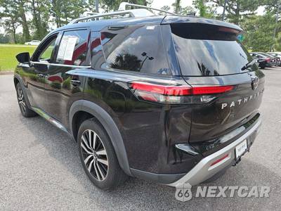 2023 Nissan Pathfinder Platinum - zdjęcie 2 z 32 - miniatura