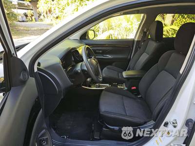 2020 Mitsubishi Outlander ES - zdjęcie 6 z 33 - miniatura