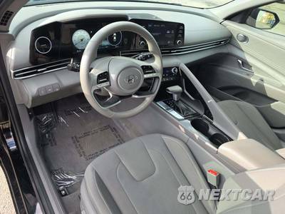 2022 Hyundai Elantra SEL - zdjęcie 10 z 20 - miniatura