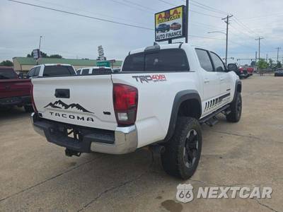 2018 Toyota Tacoma TRD Off-Road Crew Cab Medium Bed - zdjęcie 3 z 30 - miniatura