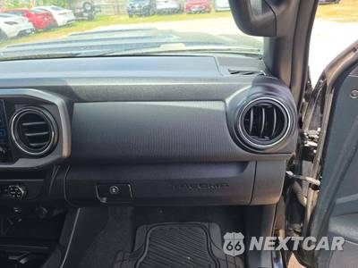 2017 Toyota Tacoma TRD Off-Road Crew Cab Medium Bed - zdjęcie 19 z 42 - miniatura