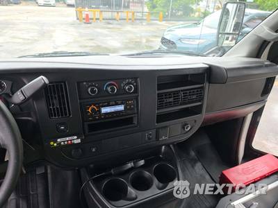 2022 Chevrolet Express 4500 Cutaway 2WT DRW - zdjęcie 10 z 36 - miniatura
