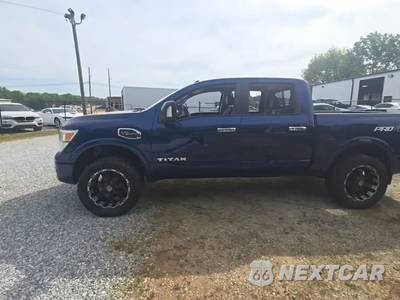 2017 Nissan TITAN PRO-4X Crew Cab Short Bed - zdjęcie 3 z 39 - miniatura