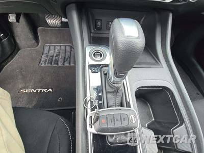 2025 Nissan Sentra SV - zdjęcie 8 z 22 - miniatura