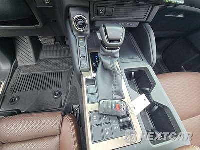 2025 Toyota Land Cruiser - zdjęcie 8 z 22 - miniatura