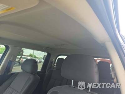 2020 Nissan TITAN SV Crew Cab Short Bed - zdjęcie 8 z 28 - miniatura