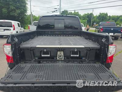 2020 Nissan TITAN SV Crew Cab Short Bed - zdjęcie 11 z 28 - miniatura