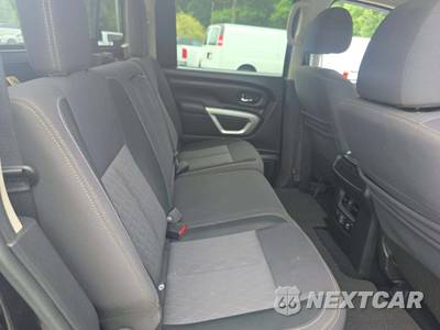 2020 Nissan TITAN SV Crew Cab Short Bed - zdjęcie 13 z 28 - miniatura