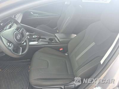 2026 Hyundai Elantra SE - zdjęcie 3 z 20 - miniatura