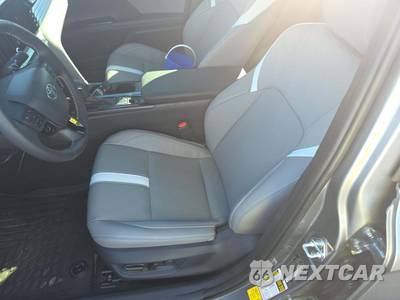 2026 Toyota Camry SE - zdjęcie 3 z 16 - miniatura