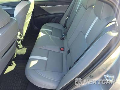 2026 Toyota Camry SE - zdjęcie 9 z 16 - miniatura