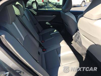 2026 Toyota Camry SE - zdjęcie 12 z 16 - miniatura