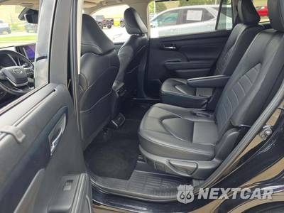 2024 Toyota Highlander XLE - zdjęcie 10 z 19 - miniatura