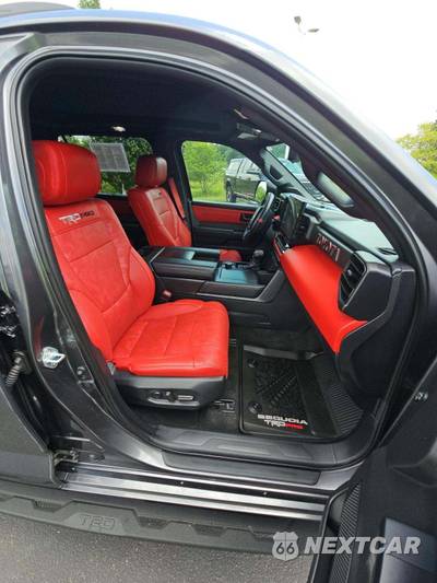 2024 Toyota Sequoia TRD Pro - zdjęcie 16 z 18 - miniatura