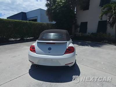 2013 Volkswagen Beetle Convertible TDI w/Sound & Navigation - zdjęcie 6 z 33 - miniatura