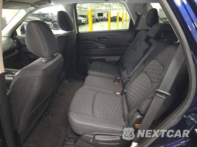 2026 Nissan Pathfinder SV - zdjęcie 13 z 22 - miniatura