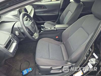 2025 Toyota Prius LE - zdjęcie 6 z 21 - miniatura