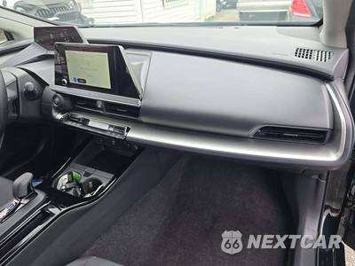 2025 Toyota Prius LE - zdjęcie 19 z 21 - miniatura