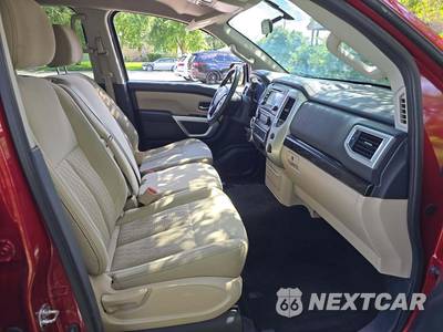 2018 Nissan TITAN SV Crew Cab Short Bed - zdjęcie 18 z 23 - miniatura