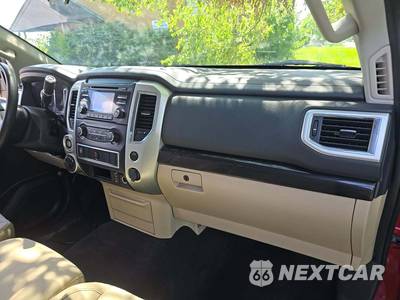 2018 Nissan TITAN SV Crew Cab Short Bed - zdjęcie 19 z 23 - miniatura
