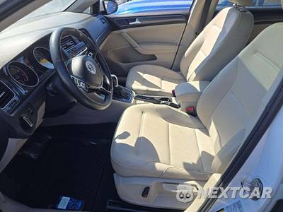 2019 Volkswagen Golf SE Hatchback - zdjęcie 6 z 24 - miniatura