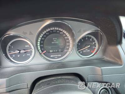 2010 Mercedes-Benz AMG C 63 - zdjęcie 9 z 26 - miniatura