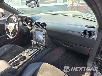 2011 Dodge Challenger SRT8 - zdjęcie 19 z 34 - miniatura