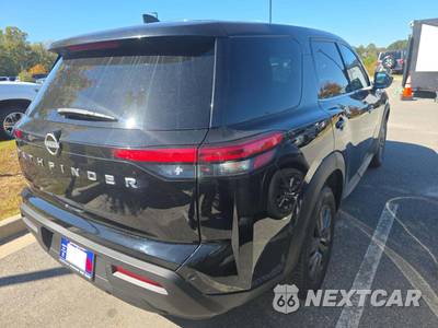 2023 Nissan Pathfinder S - zdjęcie 3 z 26 - miniatura