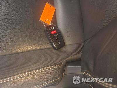 2025 Toyota Camry SE - zdjęcie 5 z 26 - miniatura