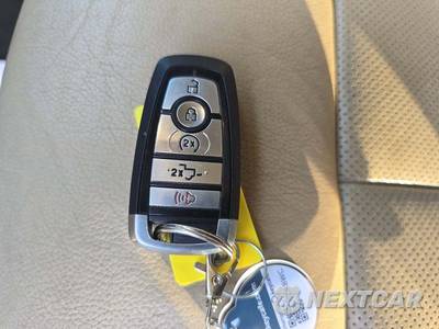 2019 Ford F-150 Lariat Crew Cab Medium Bed - zdjęcie 8 z 23 - miniatura