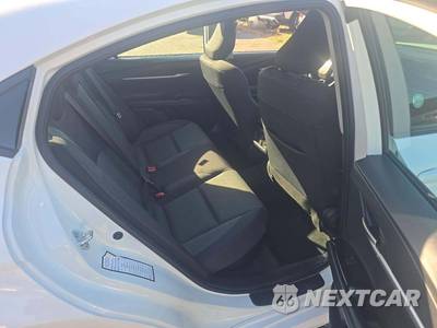2025 Toyota Camry LE - zdjęcie 16 z 20 - miniatura