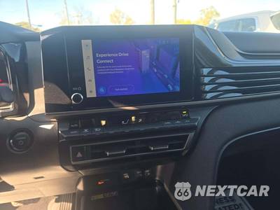 2025 Toyota Camry LE - zdjęcie 10 z 20 - miniatura