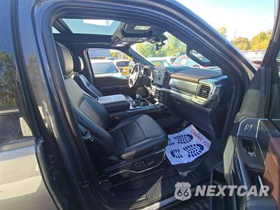 2023 Ford F-150 LARIAT Crew Cab Short Bed - zdjęcie 18 z 21 - miniatura