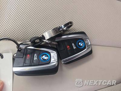 2015 BMW i8 GIGA WORLD - zdjęcie 8 z 20 - miniatura
