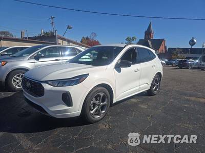 2023 Ford Escape ST-Line - zdjęcie 1 z 19 - miniatura