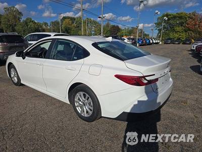 2026 Toyota Camry LE - zdjęcie 2 z 20 - miniatura