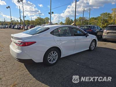 2026 Toyota Camry LE - zdjęcie 3 z 20 - miniatura