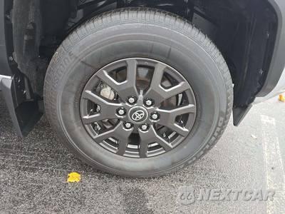 2025 Toyota 4Runner SR5 - zdjęcie 23 z 27 - miniatura