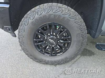 2025 Chevrolet Silverado 2500HD ZR2 Crew Cab Medium Bed 3LT - zdjęcie 19 z 25 - miniatura