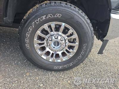 2022 Ford Super Duty F-350 XLT Crew Cab Medium Bed - zdjęcie 23 z 25 - miniatura