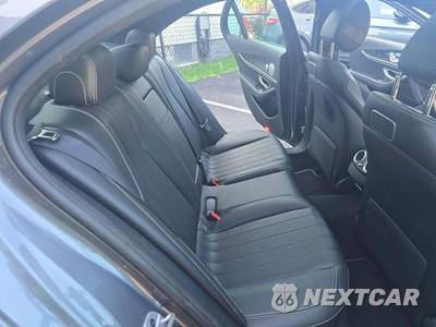 2019 Mercedes-Benz E 300 4MATIC Sedan - zdjęcie 13 z 29 - miniatura